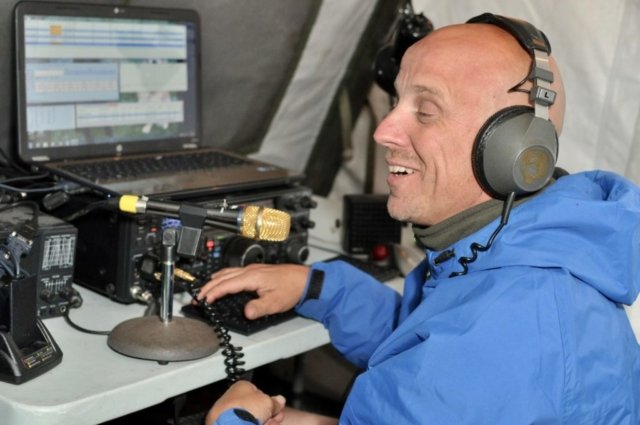 KI1P Having fun operating the 75 Meter station