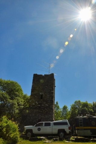 Hubbard Park tower Pictured with a Triband Yagi, and rotatable dipole